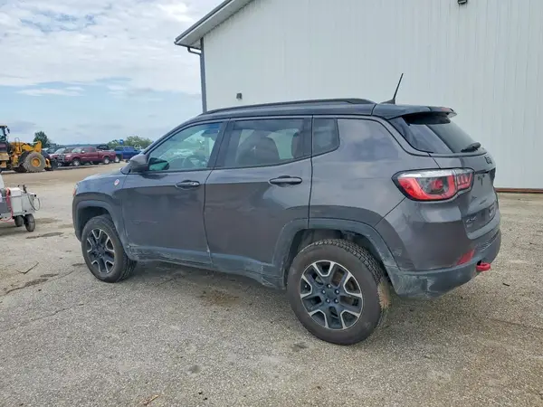 3C4NJDDB8LT220872 — 2020 Jeep Compass, photo 2 from Copart, Flood