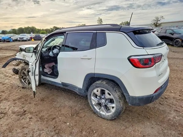 3C4NJDCB0LT159924 — 2020 Jeep Compass, photo 2 from Copart 21.10.2026, Front end