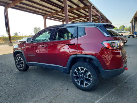 3C4NJDDB3MT565261 — 2021 Jeep Compass, photo 2 from Copart 21.10.2026, Front end