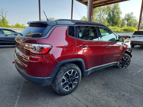 3C4NJDDB3MT565261 — 2021 Jeep Compass, photo 3 from Copart 21.10.2026, Front end