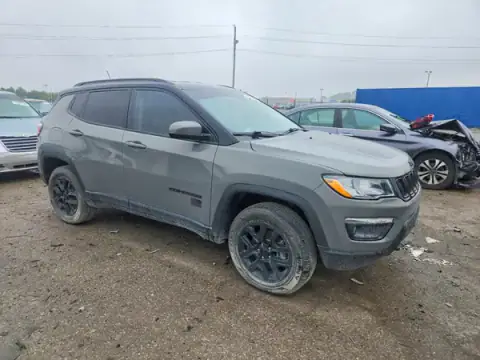 3C4NJDAB7MT586991 — 2021 Jeep Compass, фото 4 с аукциона Copart, ПЕРЕДНЯЯ ЧАСТЬ