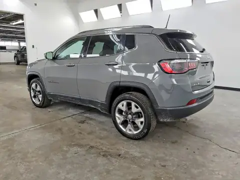 3C4NJDCB1MT553322 — 2021 Jeep Compass, photo 2 from Copart 22.09.2026, Minor dents and scratches
