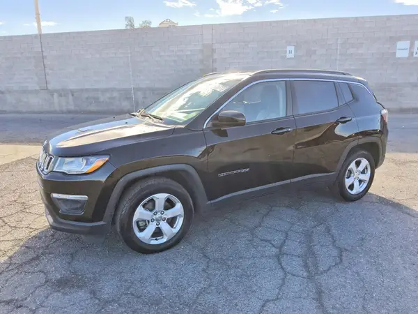 3C4NJCBB1MT592097 — 2021 Jeep Compass, Мелкие вмятины и царапины (Minor Dent/Scratches), фото до ремонта