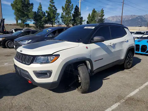 3C4NJDDBXMT600720 — 2021 Jeep Compass, повреждения снизу (Undercarriage), фото до ремонта