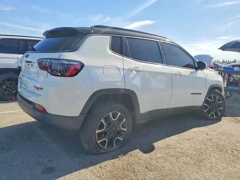 3C4NJDDBXMT600720 — 2021 Jeep Compass, фото 3 с аукциона Copart 29.10.2026, повреждения снизу