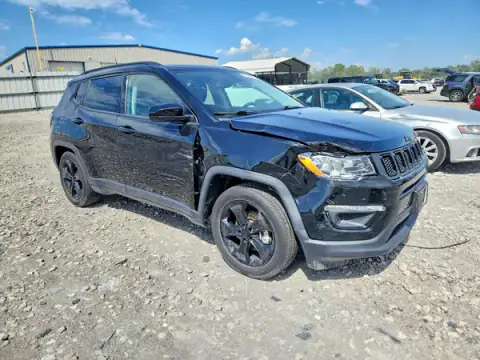 3C4NJCBB0MT573735 — 2021 Jeep Compass, zdjęcie 4 z Copart 23.09.2026, Uszkodzenia podwozia