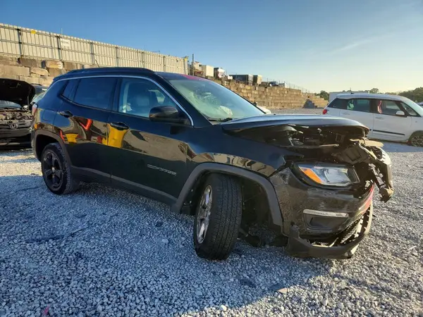 3C4NJDBB7MT601598 — 2021 Jeep Compass, фото 4 с аукциона Copart, Передняя часть