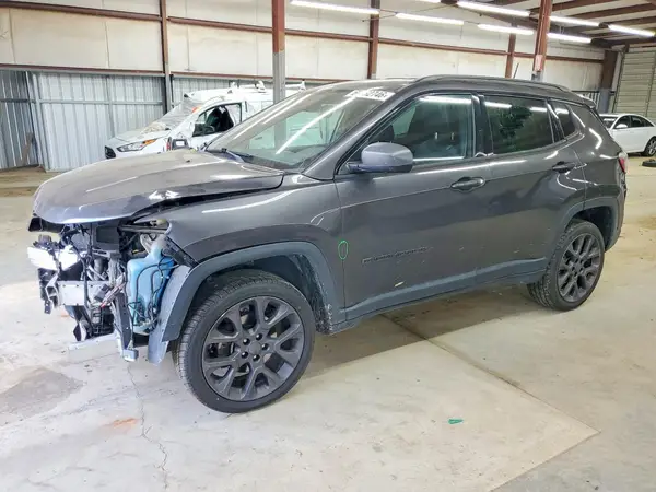 3C4NJDEB0MT601132 Jeep Compass 2021 — uszkodzenie Przód, zdjęcie przed naprawą