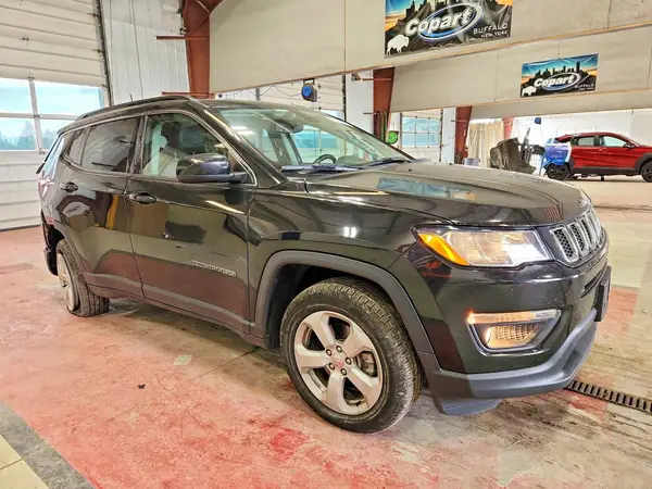 3C4NJDBB9MT530159 — 2021 Jeep Compass, фото 4 с аукциона Copart 05.10.2026, Задняя часть