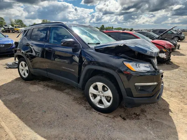 3C4NJDBB7MT566674 — 2021 Jeep Compass, zdjęcie 4 z Copart, Przód