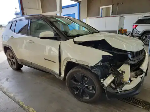 3C4NJDBB6MT594921 — 2021 Jeep Compass, foto 4 de Copart, Parte delantera