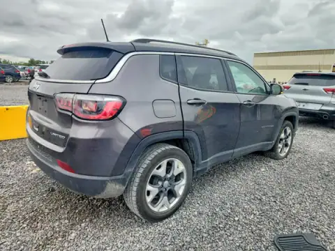 3C4NJDCB3MT558327 — 2021 Jeep Compass, photo 3 from Copart, Front end
