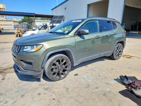 3C4NJCEB4MT536005 Jeep Compass 2021 — uszkodzenie Bok, zdjęcie przed naprawą