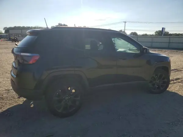 3C4NJDEB0MT596515 — 2021 Jeep Compass, zdjęcie 3 z Copart, Przód