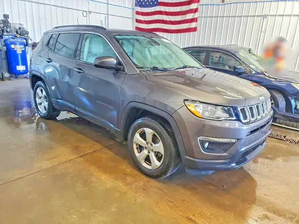 3C4NJDBB7MT533254 — 2021 Jeep Compass, zdjęcie 4 z Copart, Przód
