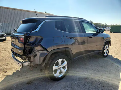 3C4NJDBB4MT566812 — 2021 Jeep Compass, zdjęcie 3 z Copart 21.10.2026, Przód