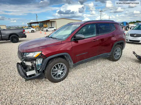 3C4NJDEB8MT603369 — 2021 Jeep Compass, Передняя часть, фото до ремонта