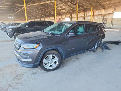 3C4NJCBB8NT106693 — 2022 Jeep Compass, Parte trasera (Rear End), fotos antes de reparar