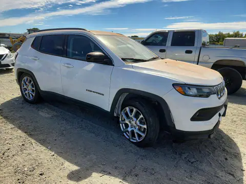 3C4NJDFB3NT222447 — 2022 Jeep Compass, фото 4 с аукциона Copart 29.09.2026, Повреждения снизу