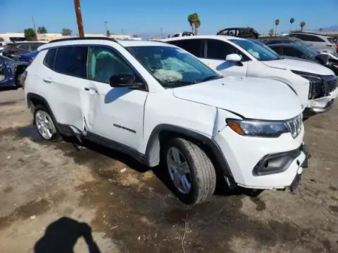3C4NJCBB5NT166334 — 2022 Jeep Compass, ფოტო 4, Copart 24.09.2026, წინა ნაწილი