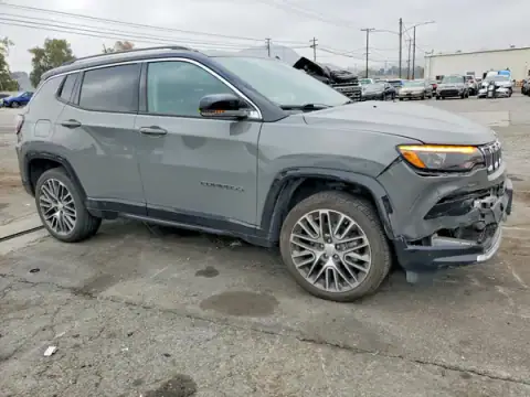 3C4NJDCB0NT160669 — 2022 Jeep Compass, foto 4 de Copart, Parte delantera
