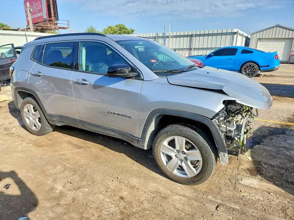 3C4NJDBB8NT134693 — 2022 Jeep Compass, фото 4 с аукциона Copart 15.10.2026, Передняя часть