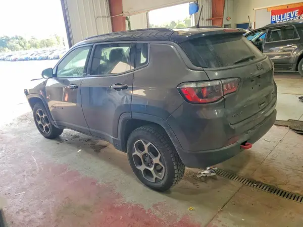 3C4NJDDB5NT151772 — 2022 Jeep Compass, фото 2 с аукциона Copart 12.10.2026, Передняя часть