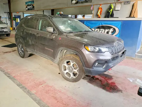 3C4NJDDB5NT151772 — 2022 Jeep Compass, фото 4 с аукциона Copart 12.10.2026, Передняя часть