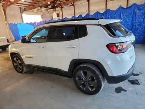 3C4NJDFB6NT129227 — 2022 Jeep Compass, ფოტო 2, Copart, წინა ნაწილი