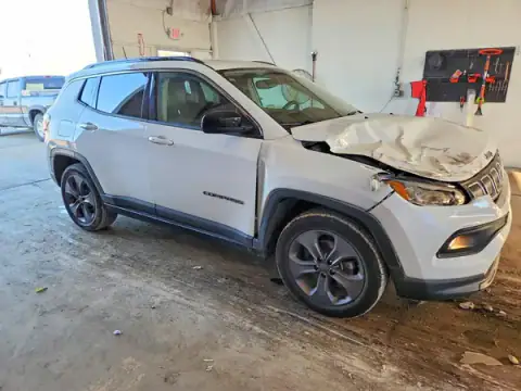 3C4NJDFB6NT129227 — 2022 Jeep Compass, ფოტო 4, Copart, წინა ნაწილი
