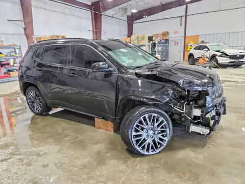 3C4NJDCB7NT140581 — 2022 Jeep Compass, photo 4 from Copart, Front end