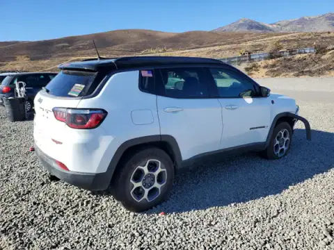 3C4NJDDB3NT130421 — 2022 Jeep Compass, photo 3 from Copart, Front end