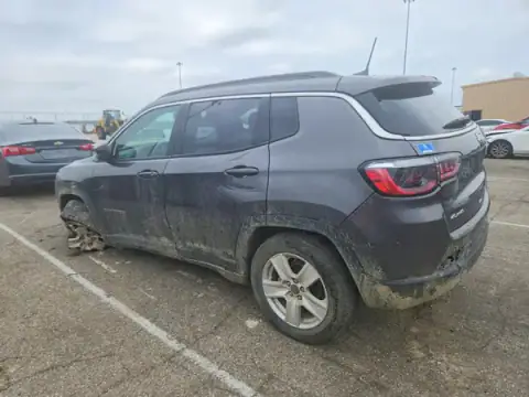 3C4NJDBB4NT124338 — 2022 Jeep Compass, zdjęcie 2 z Copart, Przód
