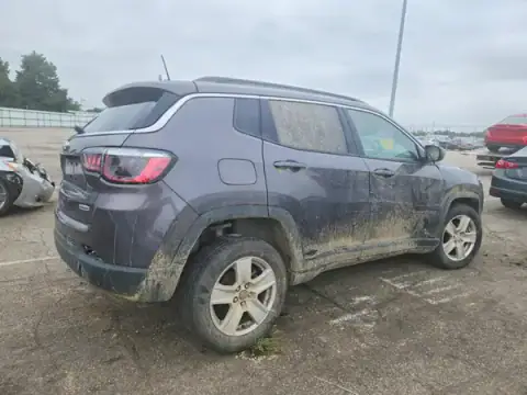 3C4NJDBB4NT124338 — 2022 Jeep Compass, zdjęcie 3 z Copart, Przód