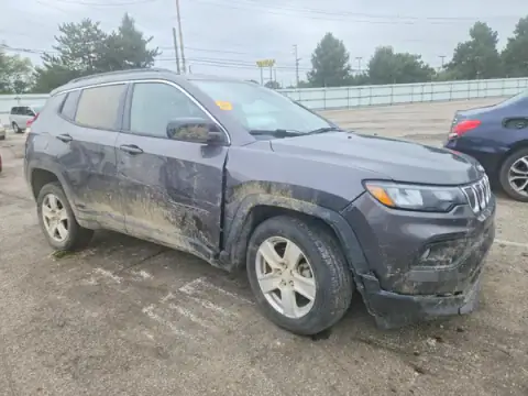 3C4NJDBB4NT124338 — 2022 Jeep Compass, zdjęcie 4 z Copart, Przód