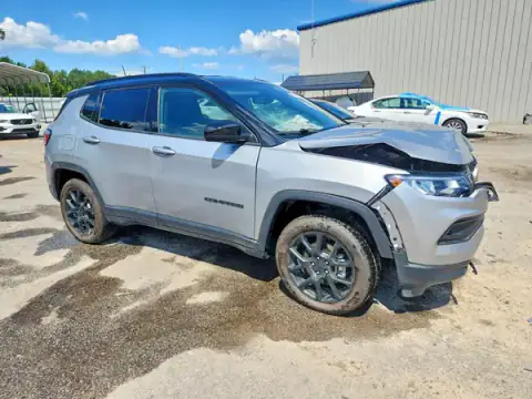 3C4NJDBB3NT226293 — 2022 Jeep Compass, фото 4 с аукциона Copart, ПЕРЕДНЯЯ ЧАСТЬ