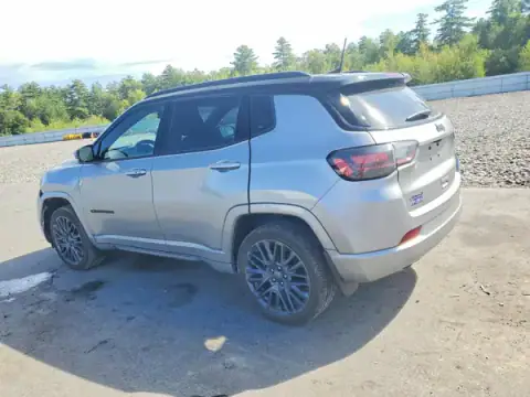 3C4NJDCN7PT555185 — 2023 Jeep Compass, zdjęcie 2 z Copart, Przód