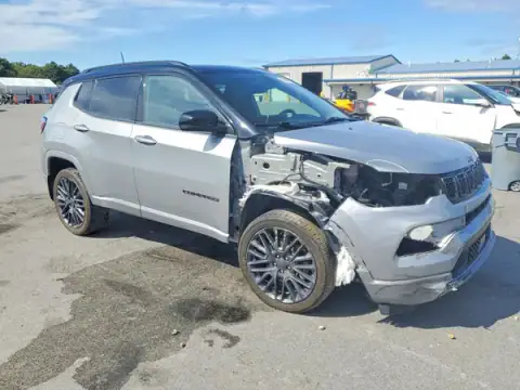 3C4NJDCN7PT555185 — 2023 Jeep Compass, zdjęcie 4 z Copart, Przód