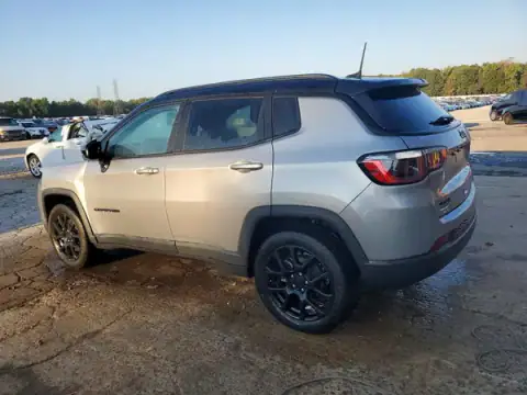 3C4NJDBN2PT530762 — 2023 Jeep Compass, zdjęcie 2 z Copart 01.10.2026, Przód