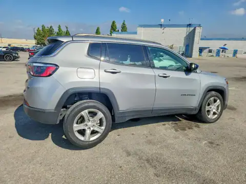 3C4NJDBN4PT562578 — 2023 Jeep Compass, фото 3 з Copart, Передня частина