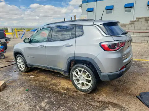 3C4NJDFN1PT531640 — 2023 Jeep Compass, ფოტო 2, Copart, წინა ნაწილი