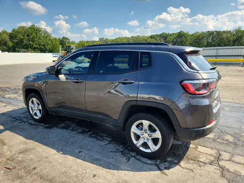 3C4NJDBN9PT533478 — 2023 Jeep Compass, zdjęcie 2 z Copart 21.10.2026, Grad