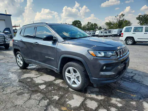3C4NJDBN9PT533478 — 2023 Jeep Compass, zdjęcie 4 z Copart 21.10.2026, Grad