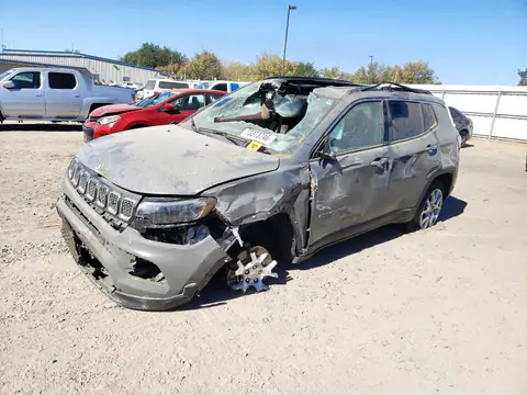3C4NJDFN3PT566356 — 2023 Jeep Compass, Vuelco (Rollover), fotos antes de reparar