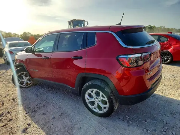 3C4NJDAN8RT173849 — 2024 Jeep Compass, фото 2 с аукциона Copart, Передняя часть