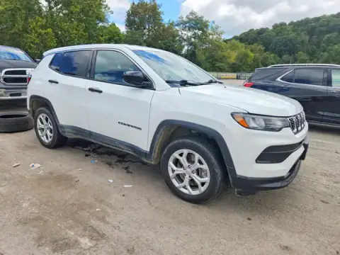 3C4NJDAN7RT146030 — 2024 Jeep Compass, photo 4 from Copart 08.10.2026, Side