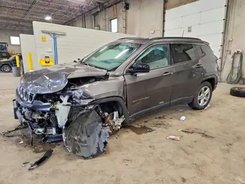 3C4NJDBN4RT607733 — 2024 Jeep Compass, ПЕРЕДНЯЯ ЧАСТЬ (Front End), фото до ремонта