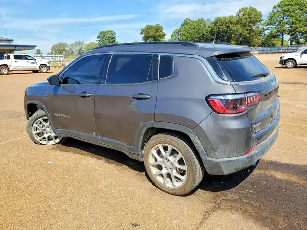 3C4NJDFN2RT152858 — 2024 Jeep Compass, фото 2 с аукциона Copart, Передняя часть