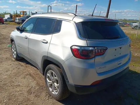 3C4NJDBN4ST571998 — 2025 Jeep Compass, фото 2 с аукциона Copart 29.09.2026, Передняя часть