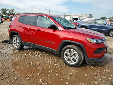 3C4NJDBN1ST569111 — 2025 Jeep Compass, photo 4 from Copart 21.10.2026, Flood